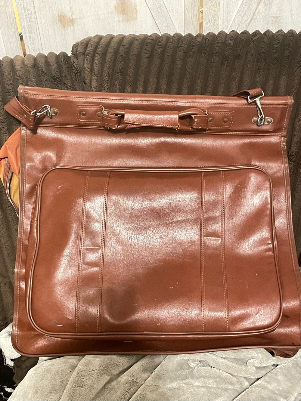 Classic Brown Leather Garment Bag - Men's Travel Organizer